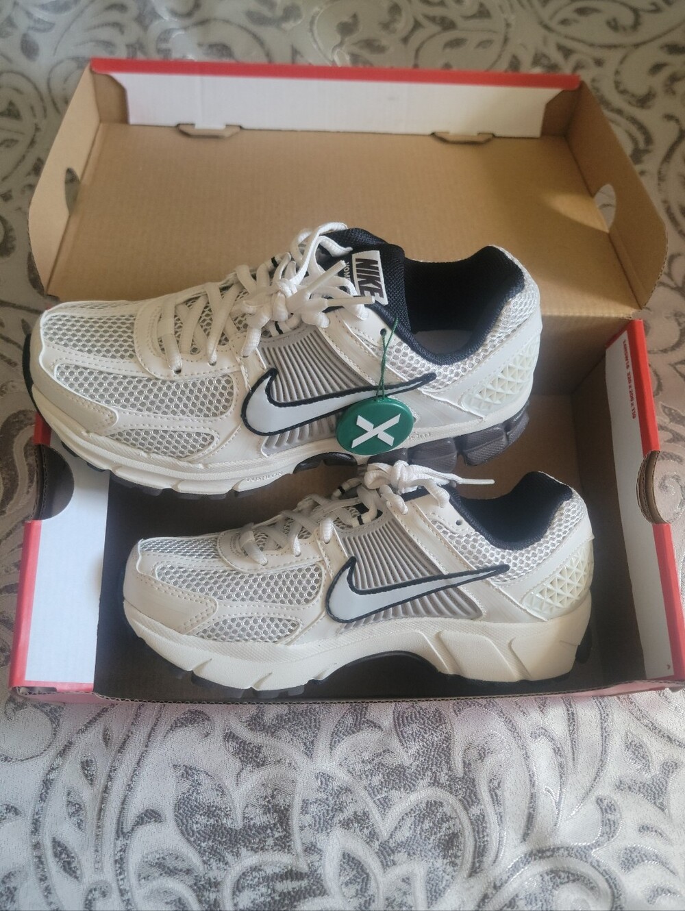 Nike Womens Zoom Vomero 5 Phantom